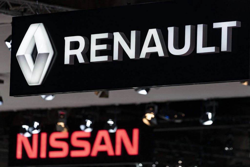 Renault Reduces Nissan Stake To 15%